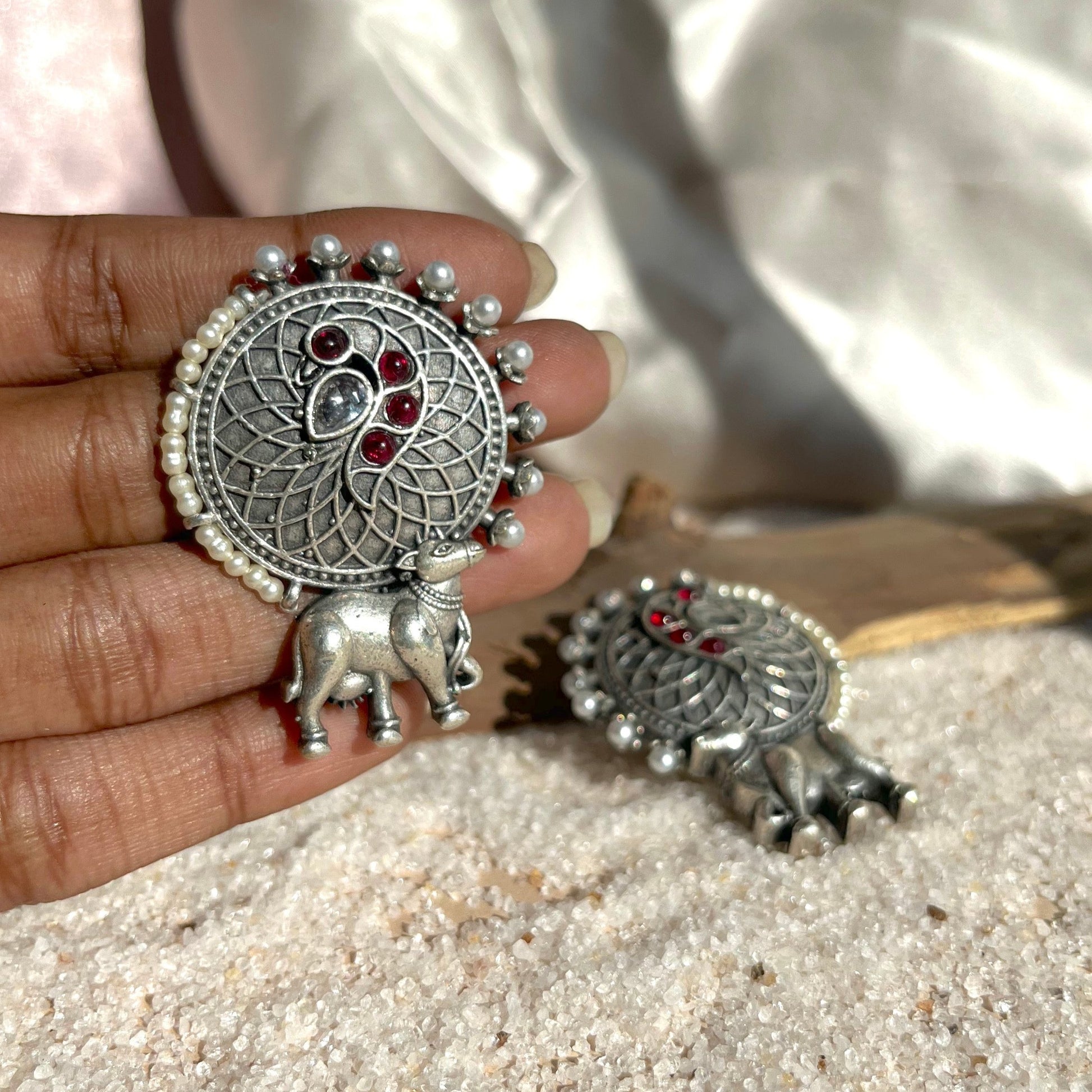 #germansilver #oxidisedjewellery #earrings #germansilverjewellery #indianjewellery #fashion #jewellery #jhumkas #kundanjewellery #jhumka #oxidisedearrings #oxidised #germansilverearrings #meenakariearrings #germansilverjhumka #accessories #chennai #silver #oxidisedsilver #jhumkalove #jewelry #necklace #oxidisedsilverjewellery #silverlookalike #jhumkis #fashionjewelry #southindianjewellery #jhumkaswag #choker #onlineshopping
