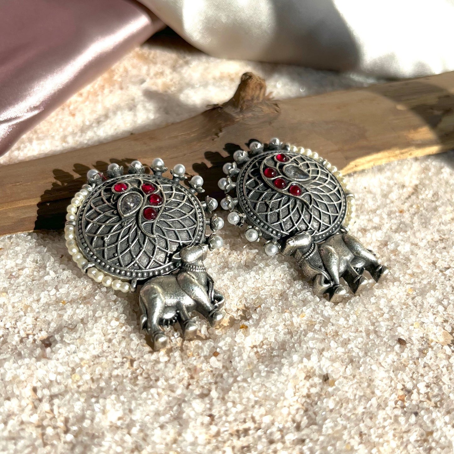 #germansilver #oxidisedjewellery #earrings #germansilverjewellery #indianjewellery #fashion #jewellery #jhumkas #kundanjewellery #jhumka #oxidisedearrings #oxidised #germansilverearrings #meenakariearrings #germansilverjhumka #accessories #chennai #silver #oxidisedsilver #jhumkalove #jewelry #necklace #oxidisedsilverjewellery #silverlookalike #jhumkis #fashionjewelry #southindianjewellery #jhumkaswag #choker #onlineshopping
