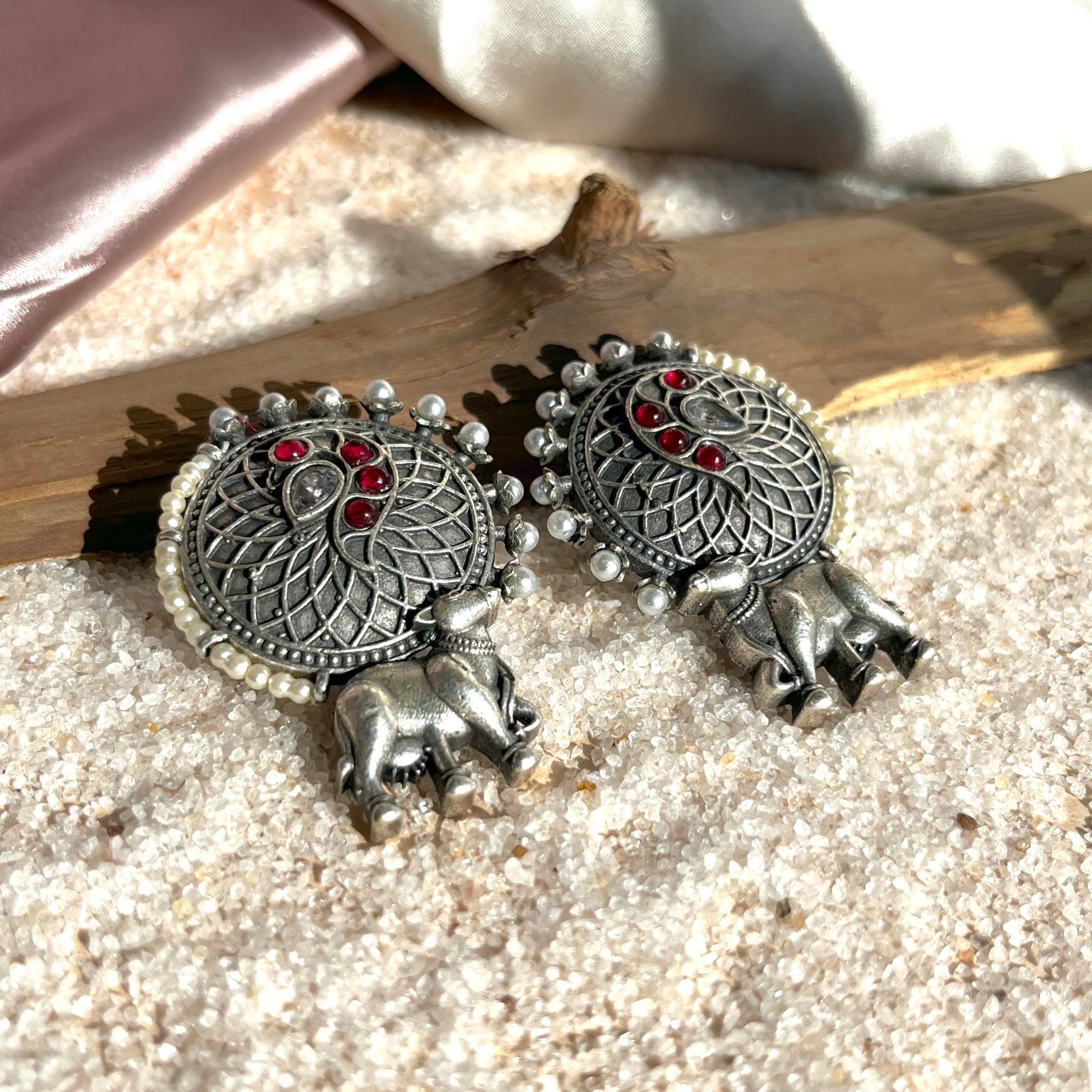 #germansilver #oxidisedjewellery #earrings #germansilverjewellery #indianjewellery #fashion #jewellery #jhumkas #kundanjewellery #jhumka #oxidisedearrings #oxidised #germansilverearrings #meenakariearrings #germansilverjhumka #accessories #chennai #silver #oxidisedsilver #jhumkalove #jewelry #necklace #oxidisedsilverjewellery #silverlookalike #jhumkis #fashionjewelry #southindianjewellery #jhumkaswag #choker #onlineshopping
