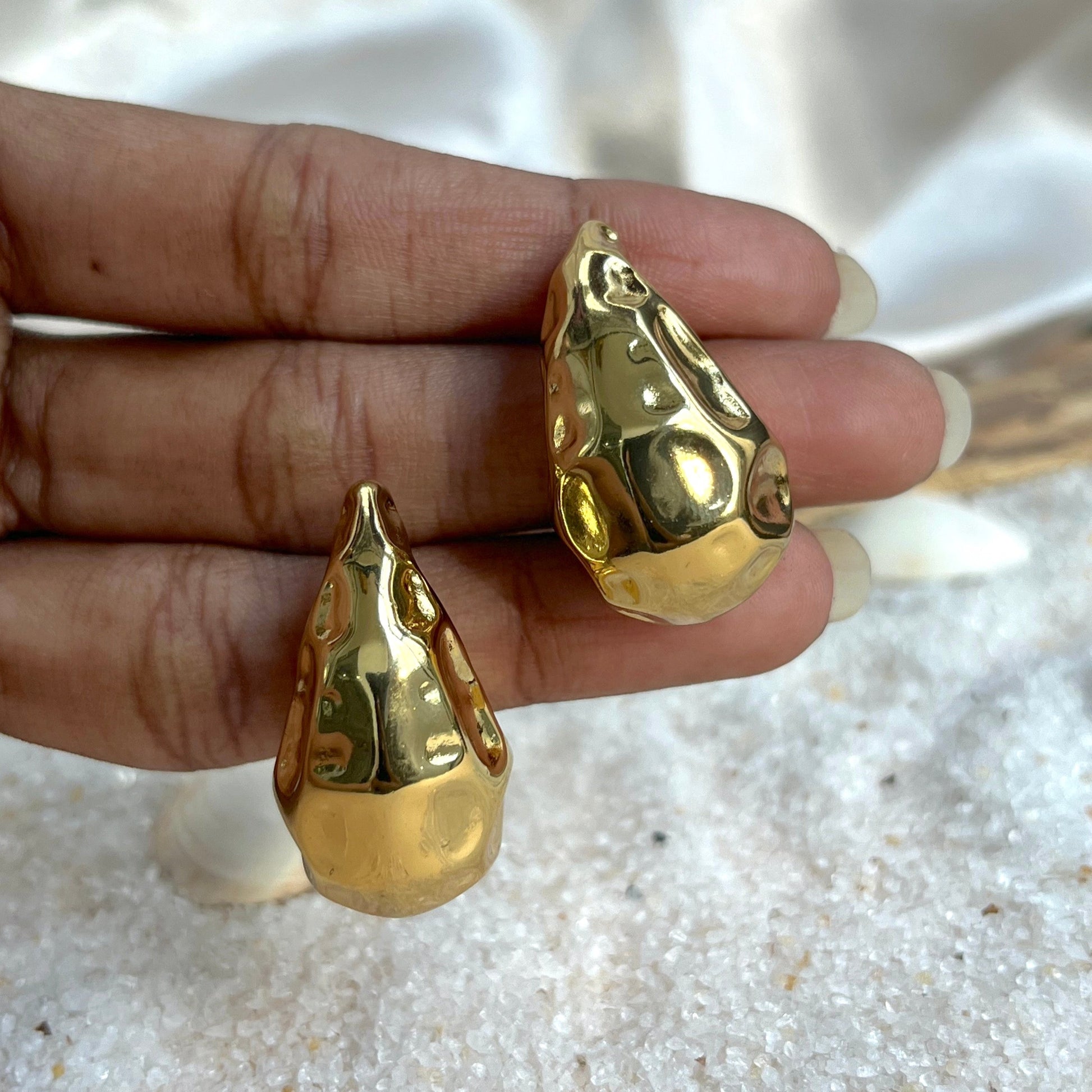 #templejewellery #meenakarijewellery #silverjewellery #chandbali #kempjewellery #fashionjewellery #oxidizedjewelry #trendy #mumbai #onlinejewellery #fashionblogger #imitationjewellery #chennaijewellery #jumka #india #bridaljewellery #indianaccessories #kemp #freeshipping #oxidized #antiquejewelry #templejewelry #bangles #celebrityjewellery #jhumki #love #aaram #dancejewelry #oxidizejewellery #silveralike#BlackBeads#Mangalsutra