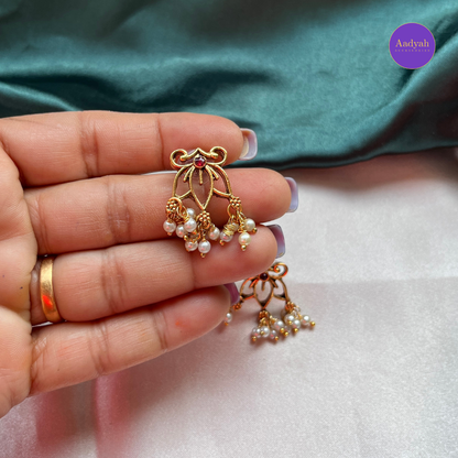 Floral Pearl Necklace Set