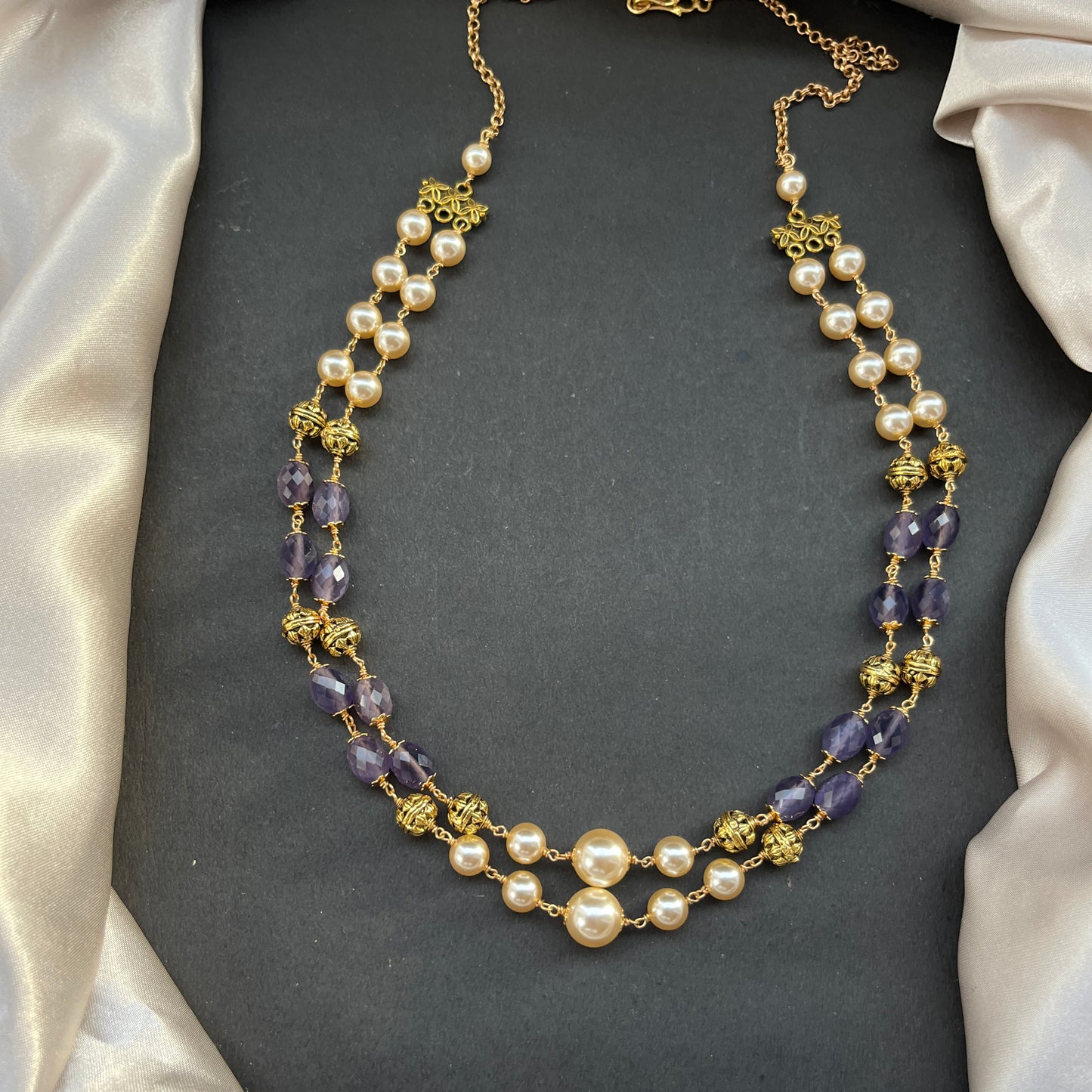 Gold look alike necklace set with matching earrings – traditional bridal imitation jewelry,Traditional gold tone necklace set – imitation kundan jewelry for festive and bridal wear