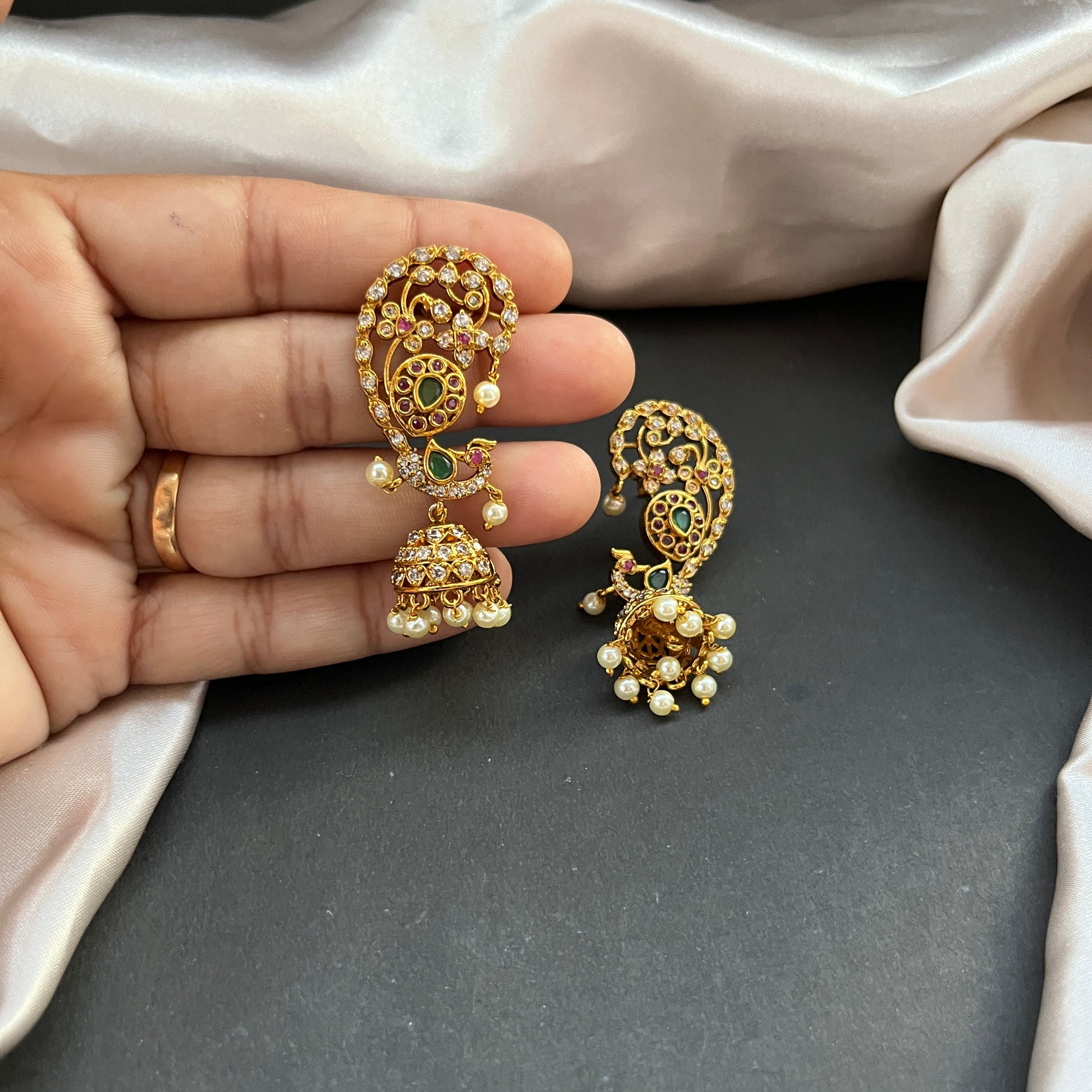Gold look alike necklace set,Imitation jewelry,Artificial necklace set,Bridal / festive wear,Temple design / kundan / matte gold finish,Designer / traditional / ethnic