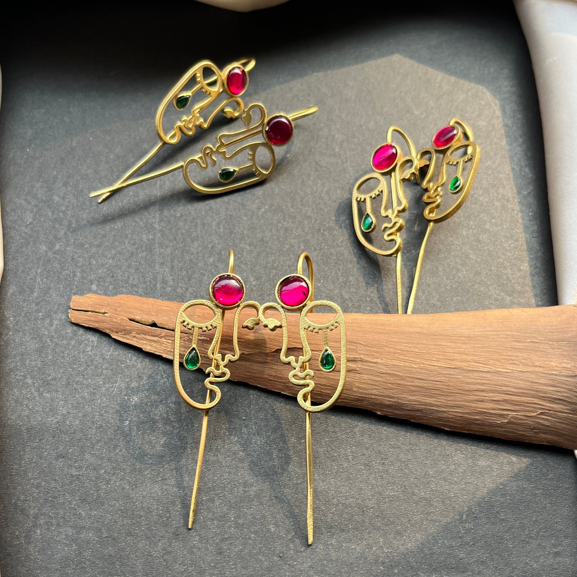 #instagood #handcrafted #silverjewelry #earrings #jewelrydesigner #fashion #reelsinstagram #trending #silver #kundan #rings #gemstones #handmade #accessories #jewelrydesign #bracelet #bride #jewelry #crystals #handmadejewelry #bangles #jewellery #necklace #smallbusiness #diamondring #design #style #instajewelry #beauty #jewellerylover