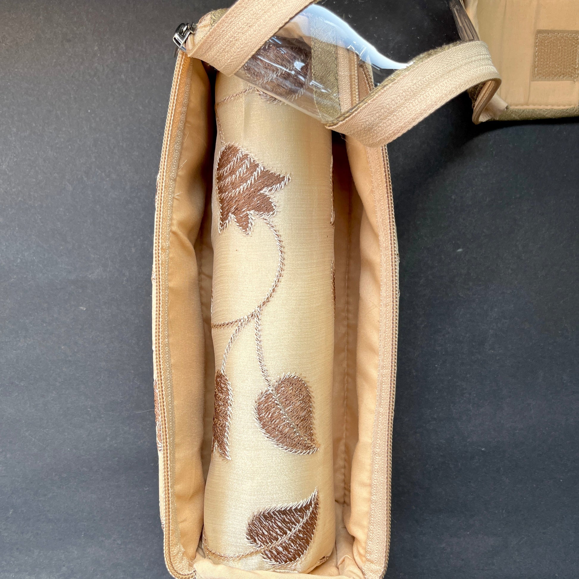 #box #handmadejewelry #jewelleryset #jewelrydesigner #oxidisedjewellery #jewellerytrends #artisanjewelry #jewelleryblog #jewelryartist #cabochonsupplier #homedecor #gemslovers #jewelerymaking #metalsmith #ooekjewellery #instajewellery #ladysmith #jewelryboxes #ladysmithing #jewelleryfashion #giftideas #kundanjewellery #antiquejewellery #ring #handmadejewellery #rings #jewelleryforsale #jewelleryofinstagram #jewelleryphotography #smallbusiness
