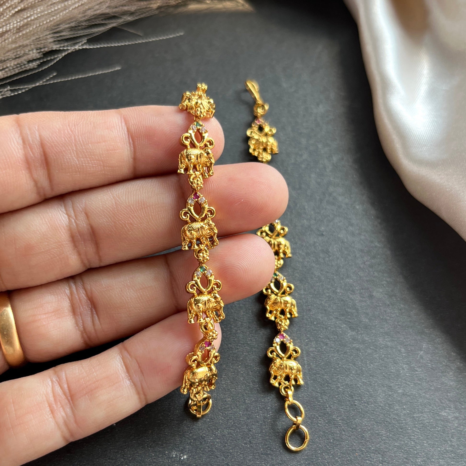  #onegram #bridaljewellery #onegramjewellery #destination #onlineshopping #onegramgold #accessories #jewellery #onegramgoldjewellery #nosepin #indianjewellery #rajwadijewellery #instagood #rajasthanijewellery #maharashtra #traditionaljewellery #instagram #mattjewellery #functionjewellery #maharastrainjewelery #bangles #kolhapurijewellery #partywearjewellery #mangalsutardesigns #insta #southjewellery #india #weddingjewellery #earrings #telangana