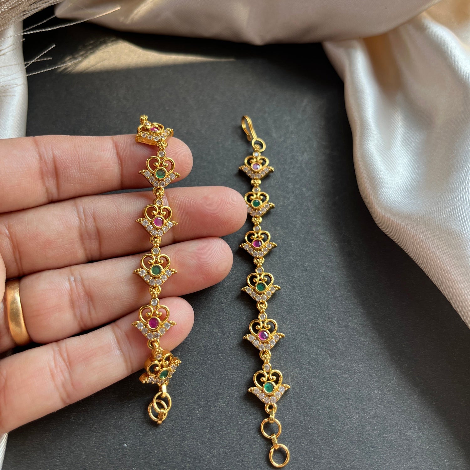 #onegramgold #onegramgoldjewellery #jewellery #southindianjewellery #bridaljewellery #jewelry #imitationjewellery #bangles #templejewellery #jewelrydesigner #fashion #hyderabad #onegramjewellery #czjewellery #necklace #trending #haram #earrings #fashionjewellery #weddingjewellery #onlineshopping #indianwedding #jewellerydesign #bridalset #jewel #trendy #chennai #bangalore #oxidisedjewellery #adjewellery
