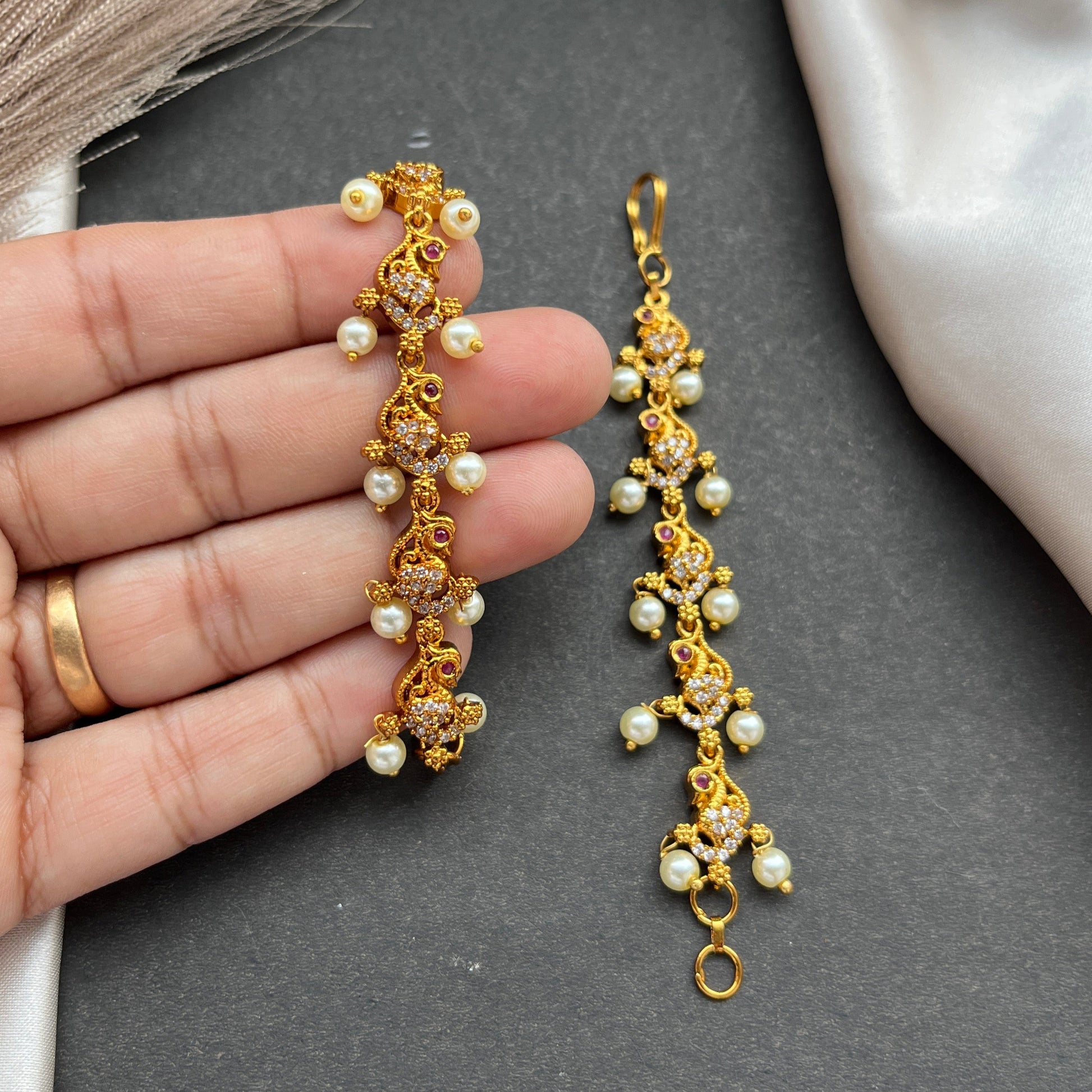 #onegramgold #onegramgoldjewellery #jewellery #southindianjewellery #bridaljewellery #jewelry #imitationjewellery #bangles #templejewellery #jewelrydesigner #fashion #hyderabad #onegramjewellery #czjewellery #necklace #trending #haram #earrings #fashionjewellery #weddingjewellery #onlineshopping #indianwedding #jewellerydesign #bridalset #jewel #trendy #chennai #bangalore #oxidisedjewellery #adjewellery
