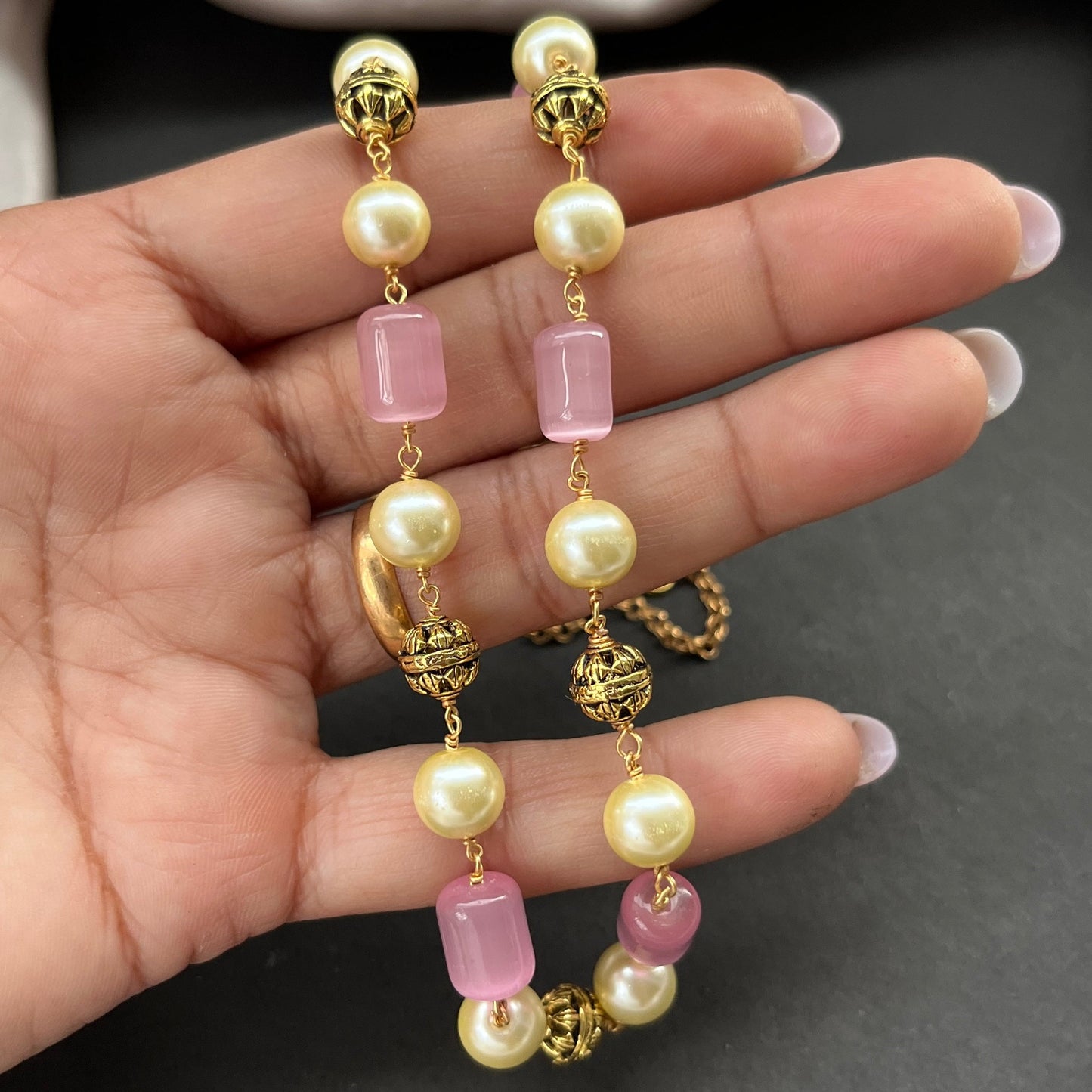Gold look alike necklace set with matching earrings – traditional bridal imitation jewelry,Traditional gold tone necklace set – imitation kundan jewelry for festive and bridal wear