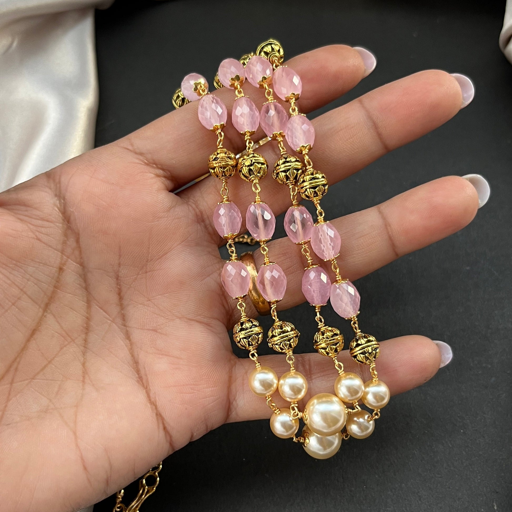 Gold look alike necklace set with matching earrings – traditional bridal imitation jewelry,Traditional gold tone necklace set – imitation kundan jewelry for festive and bridal wear