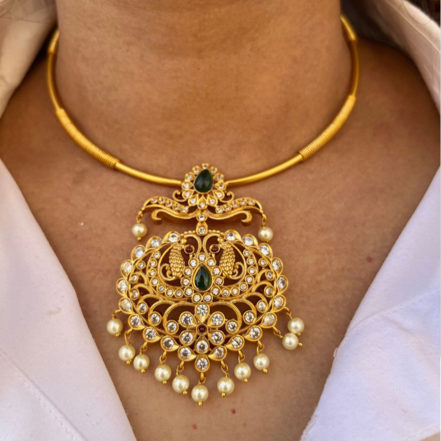#onegram #bridaljewellery #onegramjewellery #destination #onlineshopping #onegramgold #accessories #jewellery #onegramgoldjewellery #nosepin #indianjewellery #rajwadijewellery #instagood #rajasthanijewellery #maharashtra #traditionaljewellery #instagram #mattjewellery #functionjewellery #maharastrainjewelery #bangles #kolhapurijewellery #partywearjewellery #mangalsutardesigns #insta #southjewellery #india #weddingjewellery #earrings #telangana