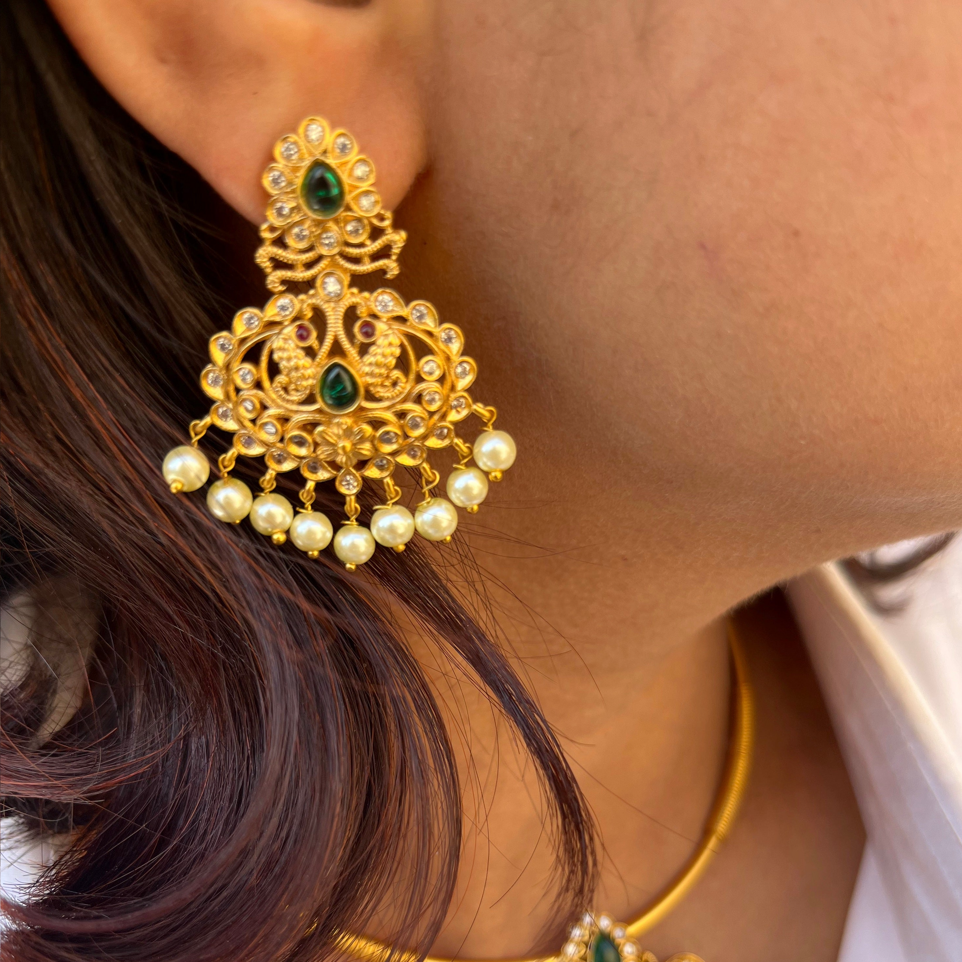 #onegram #bridaljewellery #onegramjewellery #destination #onlineshopping #onegramgold #accessories #jewellery #onegramgoldjewellery #nosepin #indianjewellery #rajwadijewellery #instagood #rajasthanijewellery #maharashtra #traditionaljewellery #instagram #mattjewellery #functionjewellery #maharastrainjewelery #bangles #kolhapurijewellery #partywearjewellery #mangalsutardesigns #insta #southjewellery #india #weddingjewellery #earrings #telangana