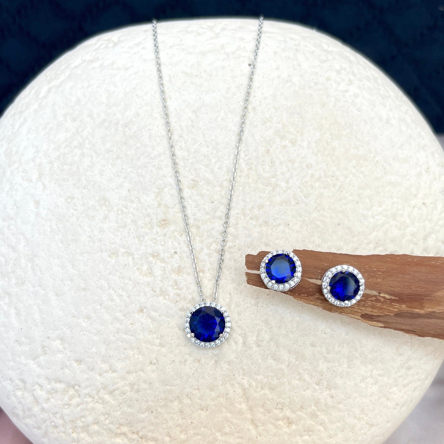 #stainlessteel #hercollection #forher #necklaces #bracelets #accessories #metal #küpe #giftideas #antitarnish #fashion #fashiontrends #onlinestore #new #stainlesssteelaccessories #earrings #stainlesssteel #explorepage #necklace #onlineshopping #custommade #gold #jewellerylove #jewellerydesign #accessoriesaddict #presents #newcollection #antitarnishjewelry
