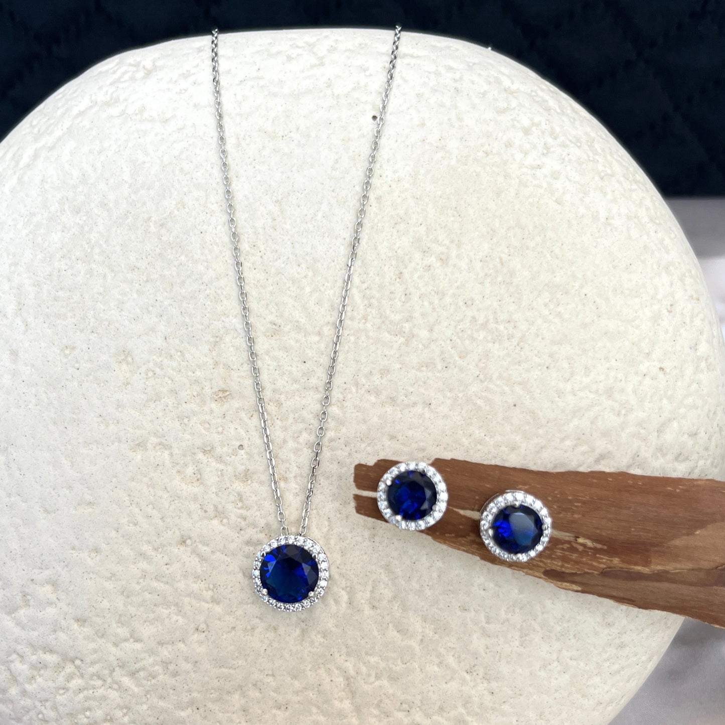 #stainlessteel #hercollection #forher #necklaces #bracelets #accessories #metal #küpe #giftideas #antitarnish #fashion #fashiontrends #onlinestore #new #stainlesssteelaccessories #earrings #stainlesssteel #explorepage #necklace #onlineshopping #custommade #gold #jewellerylove #jewellerydesign #accessoriesaddict #presents #newcollection #antitarnishjewelry
