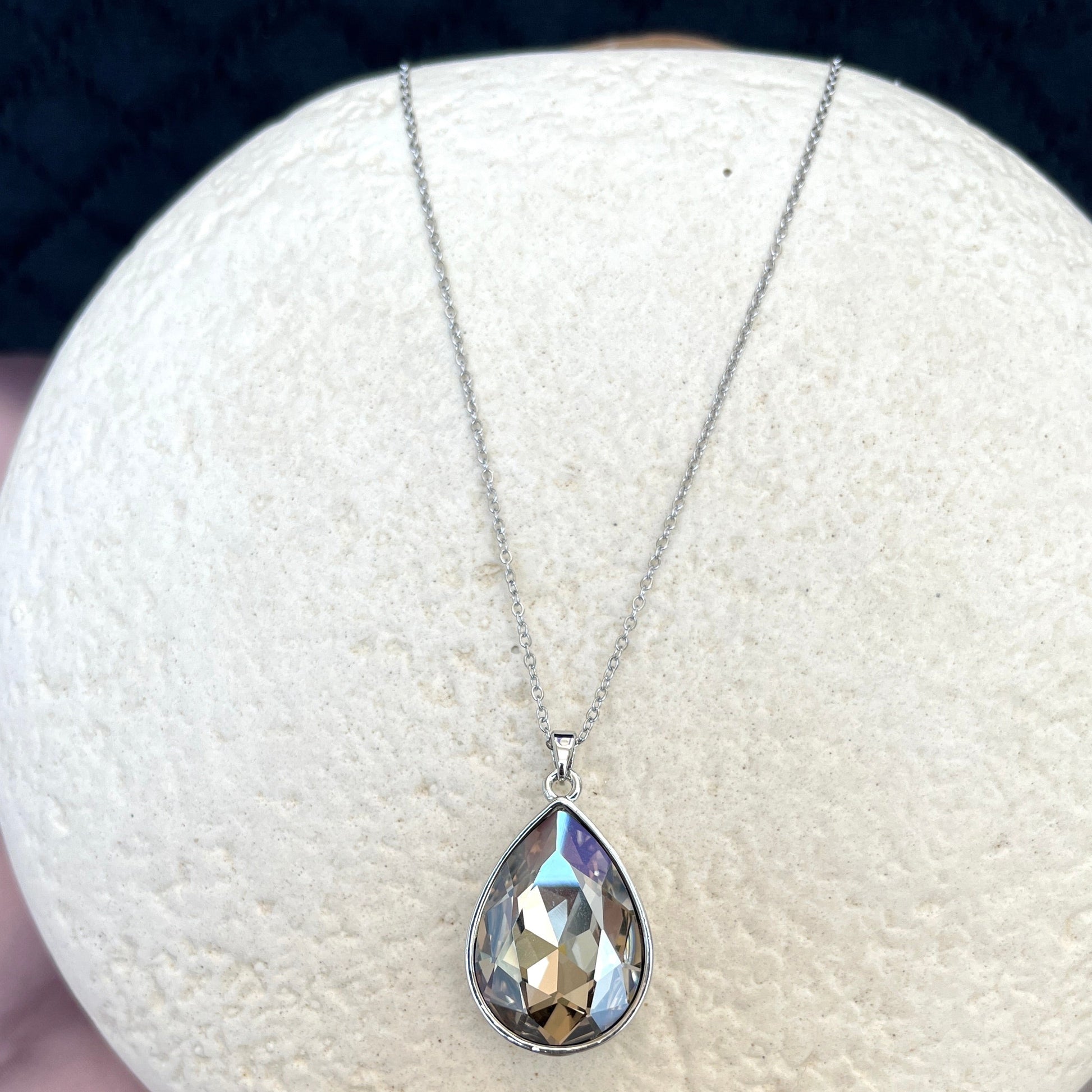 #stainlessteel #hercollection #forher #necklaces #bracelets #accessories #metal #küpe #giftideas #antitarnish #fashion #fashiontrends #onlinestore #new #stainlesssteelaccessories #earrings #stainlesssteel #explorepage #necklace #onlineshopping #custommade #gold #jewellerylove #jewellerydesign #accessoriesaddict #presents #newcollection #antitarnishjewelry
