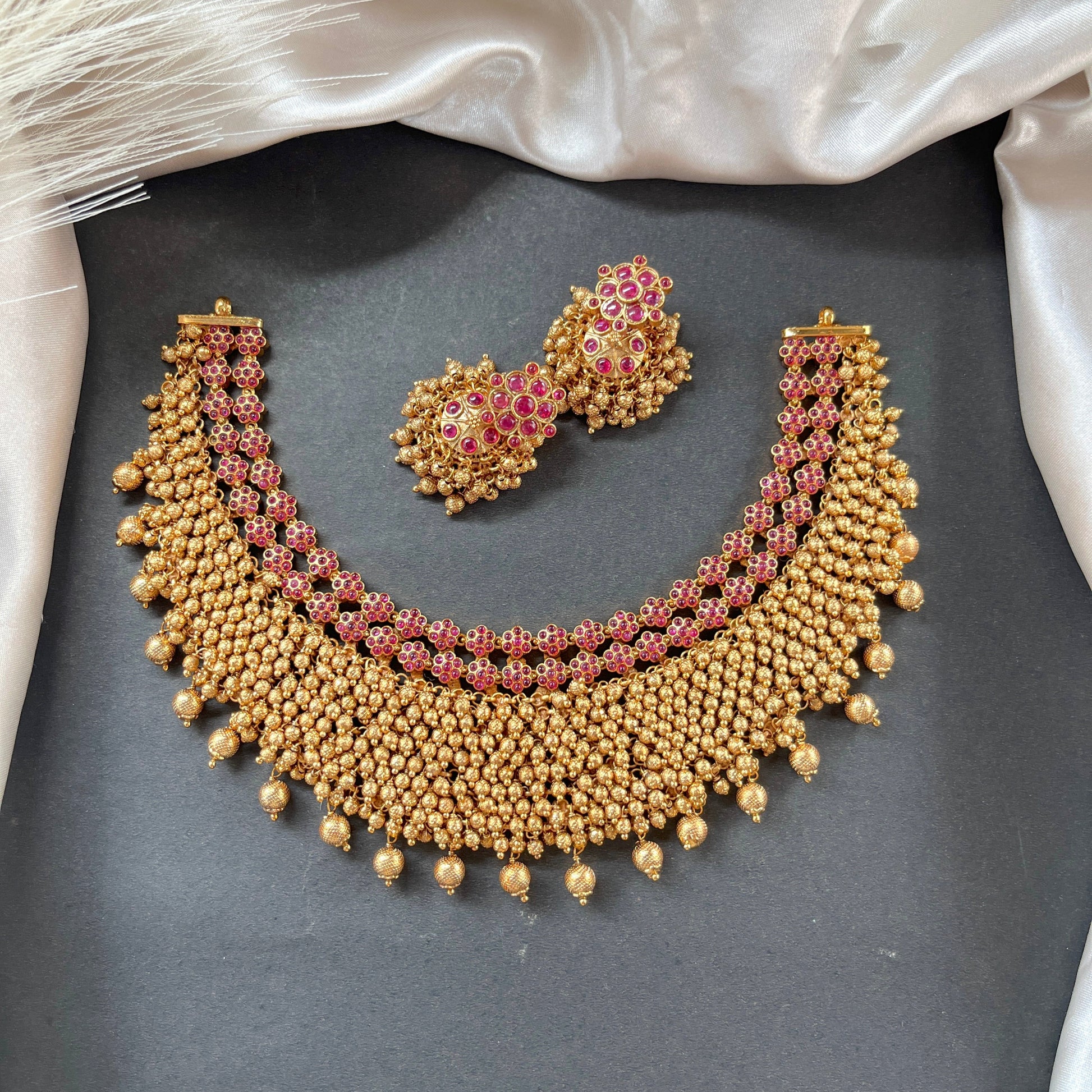  #onegram #bridaljewellery #onegramjewellery #destination #onlineshopping #onegramgold #accessories #jewellery #onegramgoldjewellery #nosepin #indianjewellery #rajwadijewellery #instagood #rajasthanijewellery #maharashtra #traditionaljewellery #instagram #mattjewellery #functionjewellery #maharastrainjewelery #bangles #kolhapurijewellery #partywearjewellery #mangalsutardesigns #insta #southjewellery #india #weddingjewellery #earrings #telangana