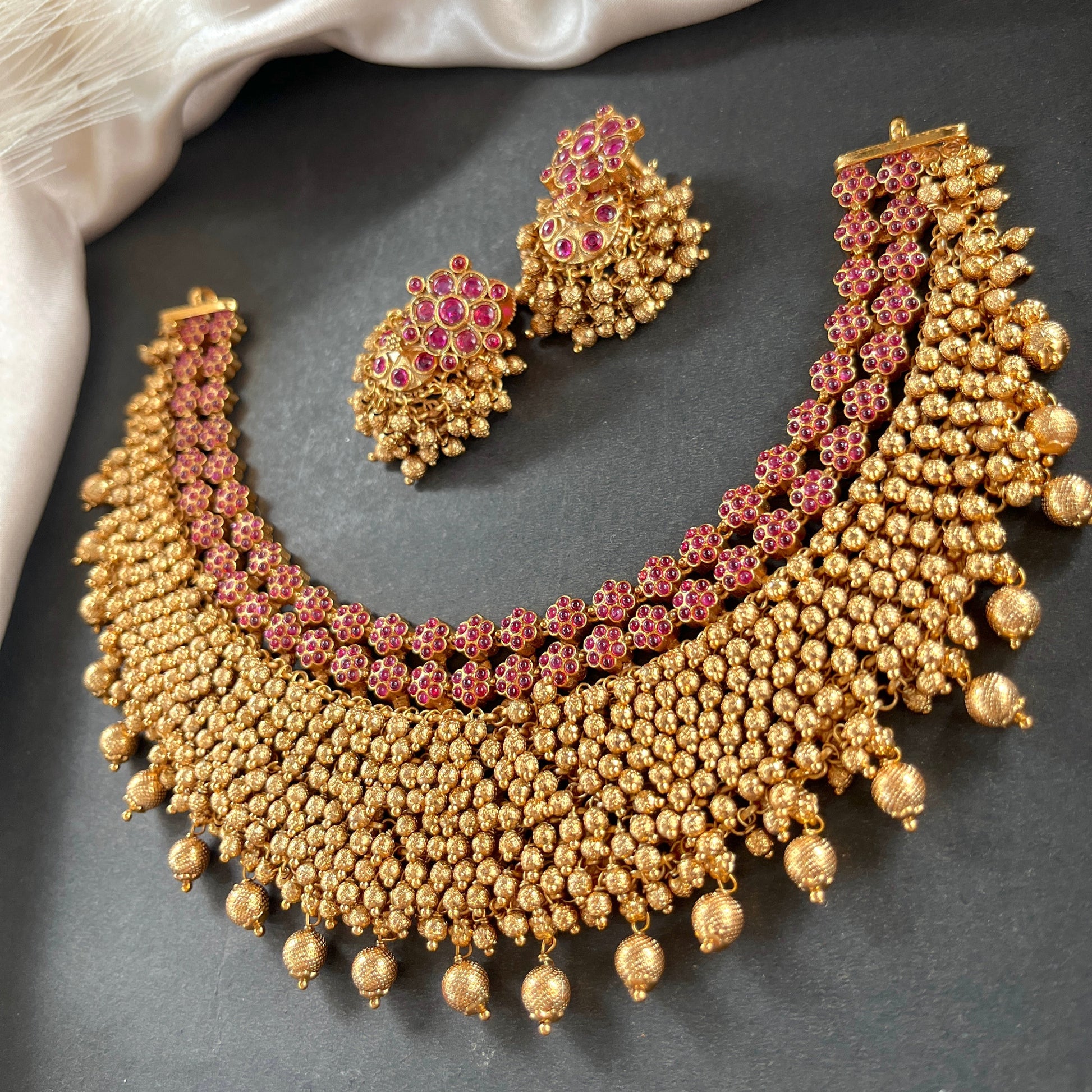  #onegram #bridaljewellery #onegramjewellery #destination #onlineshopping #onegramgold #accessories #jewellery #onegramgoldjewellery #nosepin #indianjewellery #rajwadijewellery #instagood #rajasthanijewellery #maharashtra #traditionaljewellery #instagram #mattjewellery #functionjewellery #maharastrainjewelery #bangles #kolhapurijewellery #partywearjewellery #mangalsutardesigns #insta #southjewellery #india #weddingjewellery #earrings #telangana