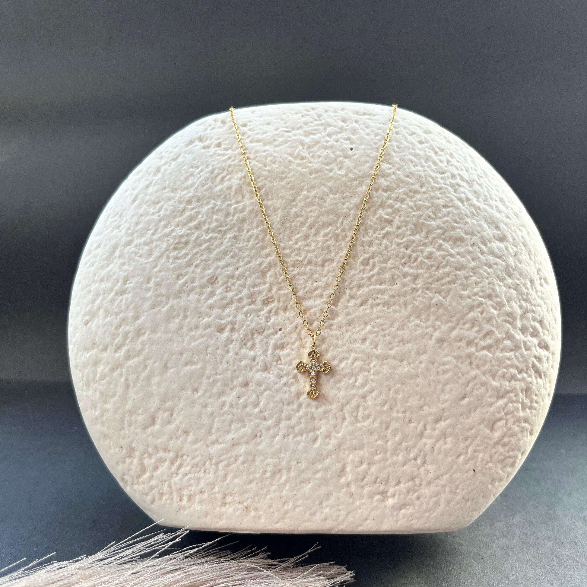 18K gold plated minimalist necklace anti-tarnish daily wear jewelry for women,18K gold plated dainty bracelet ,anti-tarnish finish, perfect for office wear and casual looks