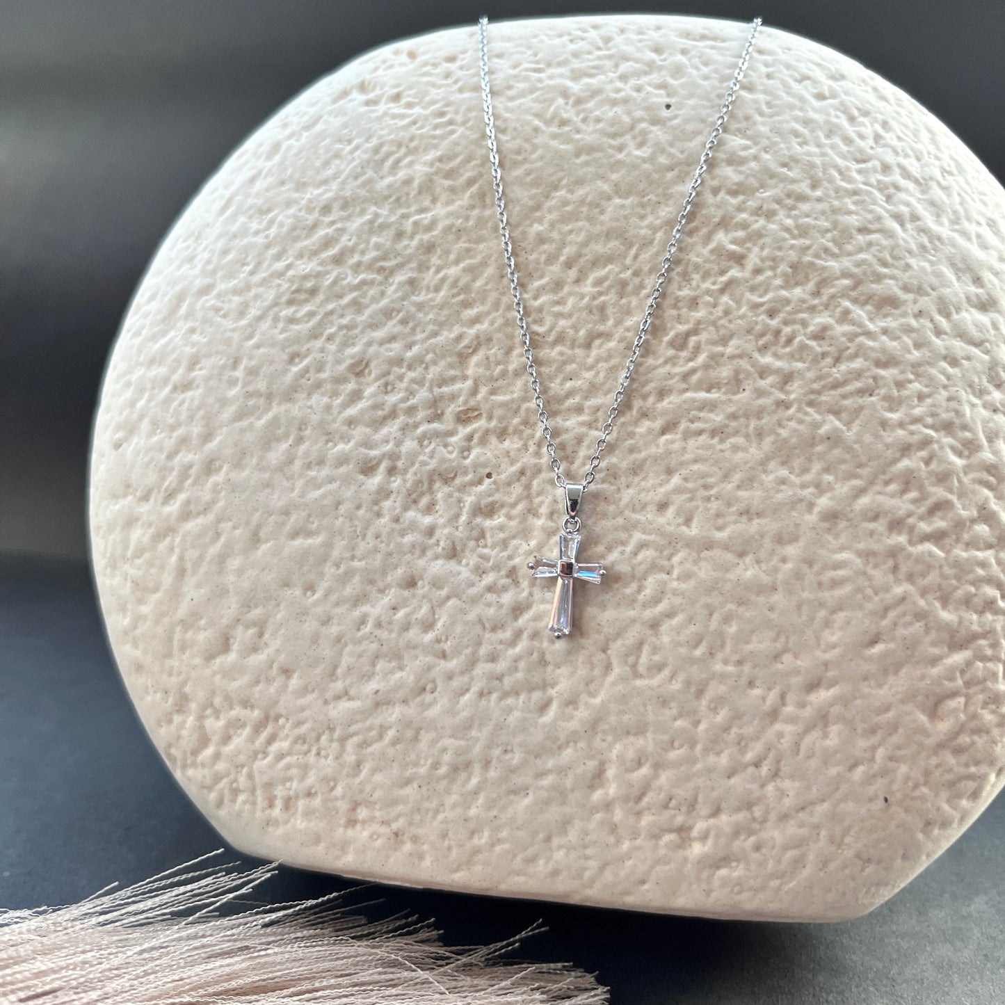 18K gold plated minimalist necklace anti-tarnish daily wear jewelry for women,18K gold plated dainty bracelet ,anti-tarnish finish, perfect for office wear and casual looks