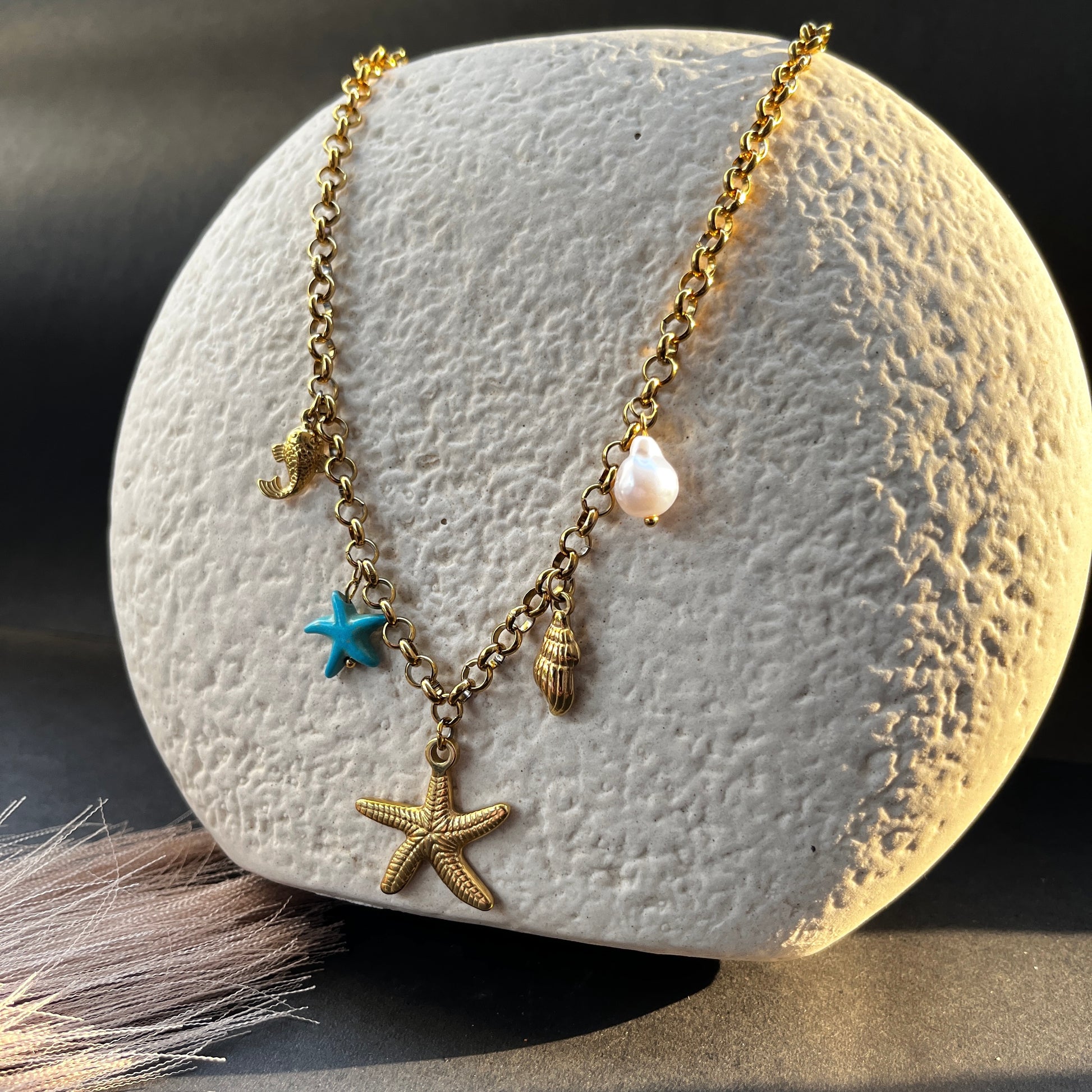 18K gold plated minimalist necklace anti-tarnish daily wear jewelry for women,18K gold plated dainty bracelet ,anti-tarnish finish, perfect for office wear and casual looks