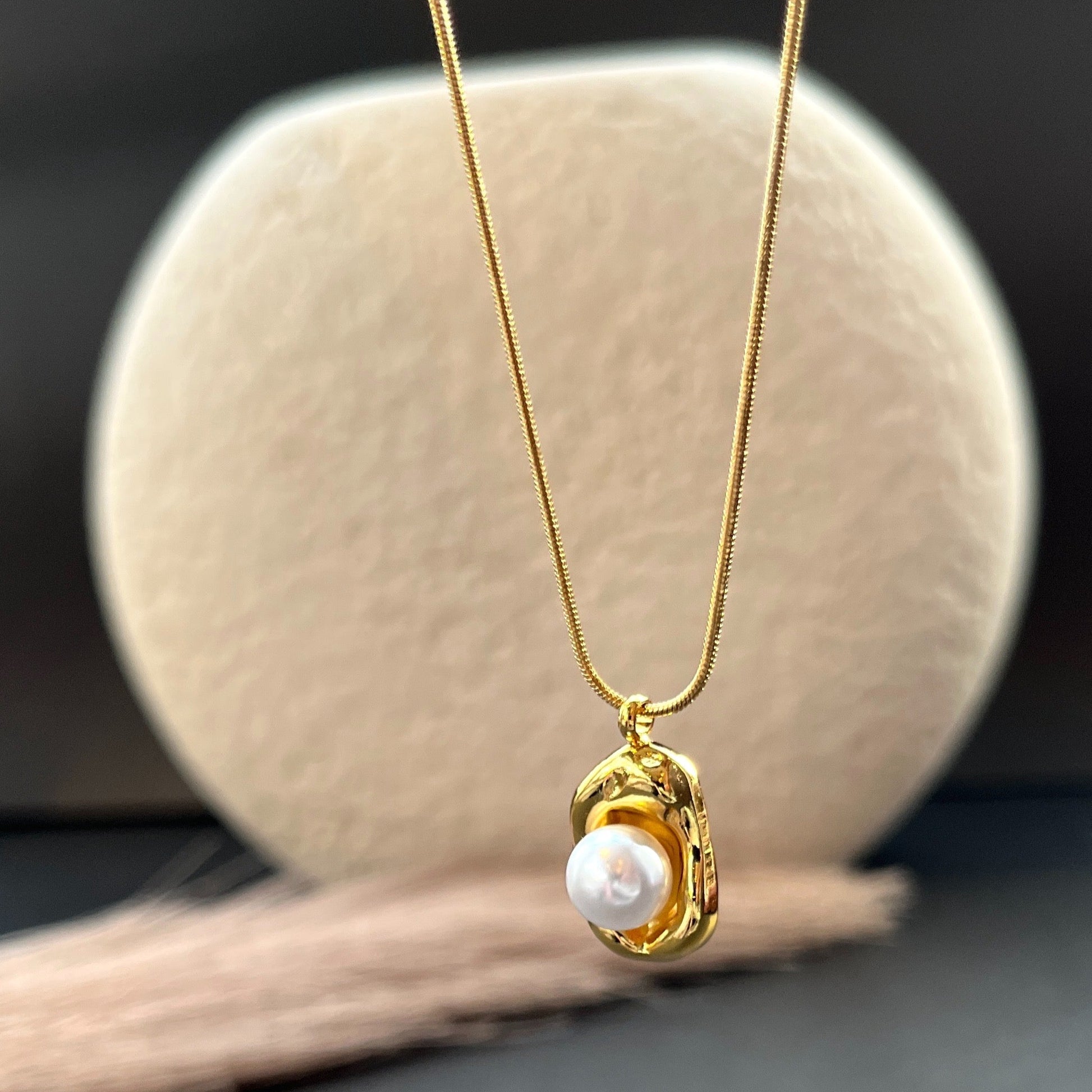 18K gold plated minimalist necklace anti-tarnish daily wear jewelry for women,18K gold plated dainty bracelet ,anti-tarnish finish, perfect for office wear and casual looks
