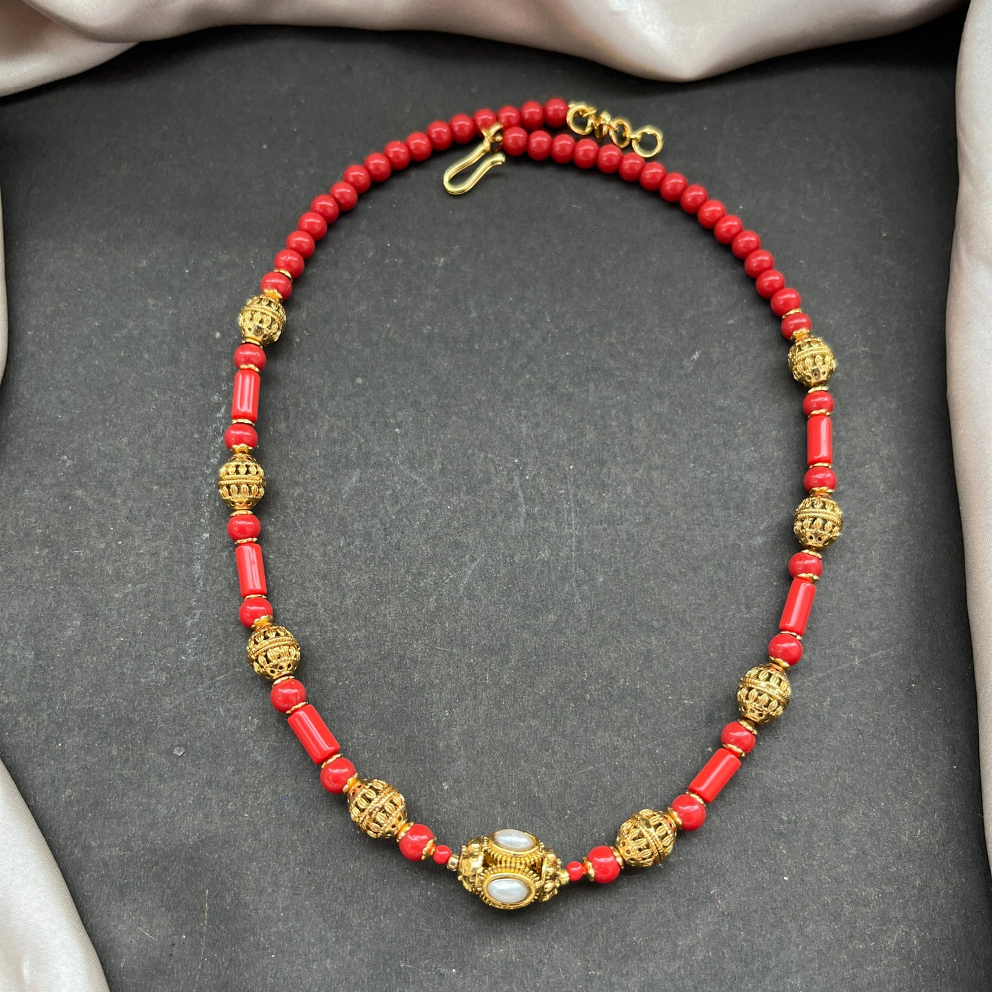 Gold look alike necklace set,Imitation jewelry,Artificial necklace set,Bridal / festive wear,Temple design / kundan / matte gold finish,Designer / traditional / ethnic