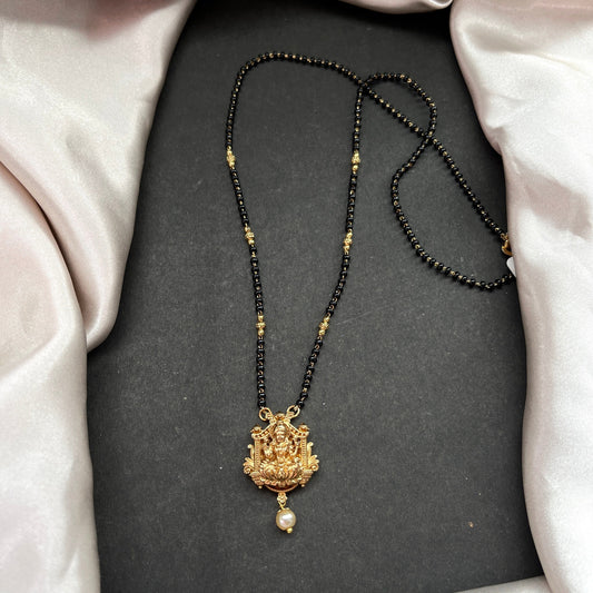 diamond mangalsutra,mangalsutra designs,wedding jewelry,black beads necklace,mangalsutra,mangalsutra designs,designer mangalsutra black beads,modern mangalsutra black beads,buy mangalsutra online black beads,mangalsutra price black beads,lightweight mangalsutra black beads