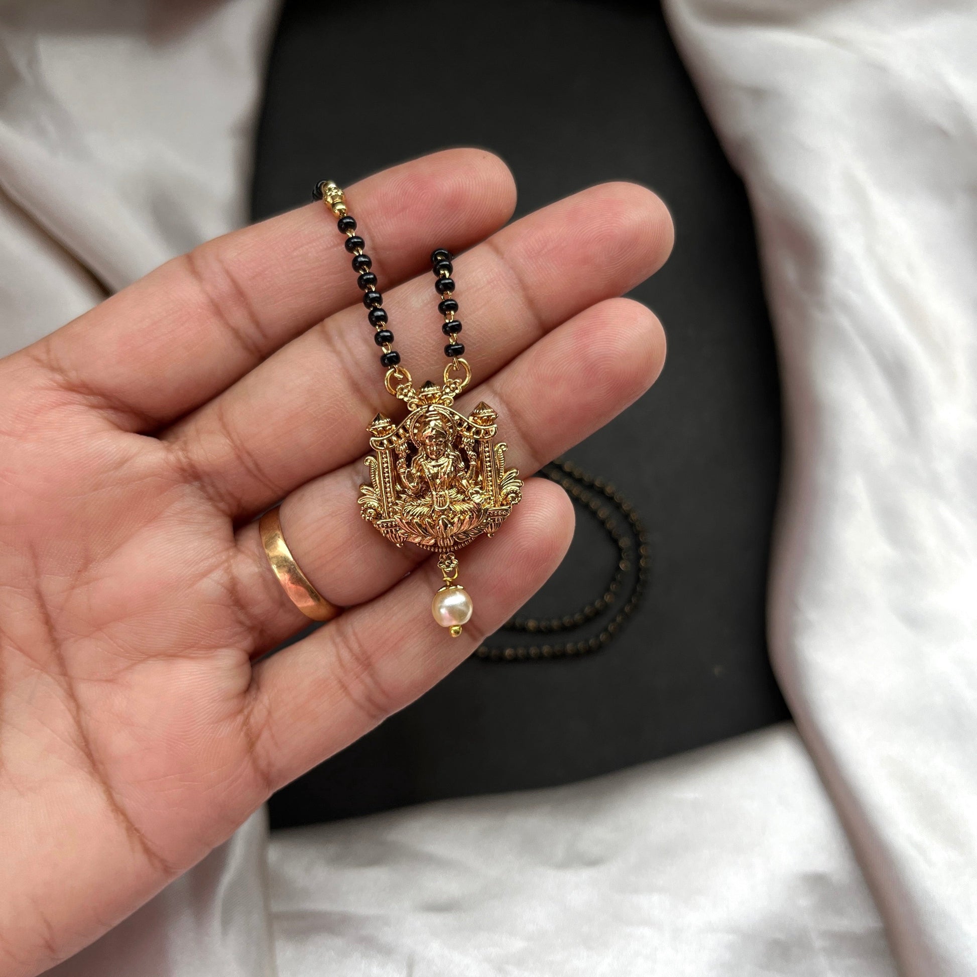 diamond mangalsutra,mangalsutra designs,wedding jewelry,black beads necklace,mangalsutra,mangalsutra designs,designer mangalsutra black beads,modern mangalsutra black beads,buy mangalsutra online black beads,mangalsutra price black beads,lightweight mangalsutra black beads