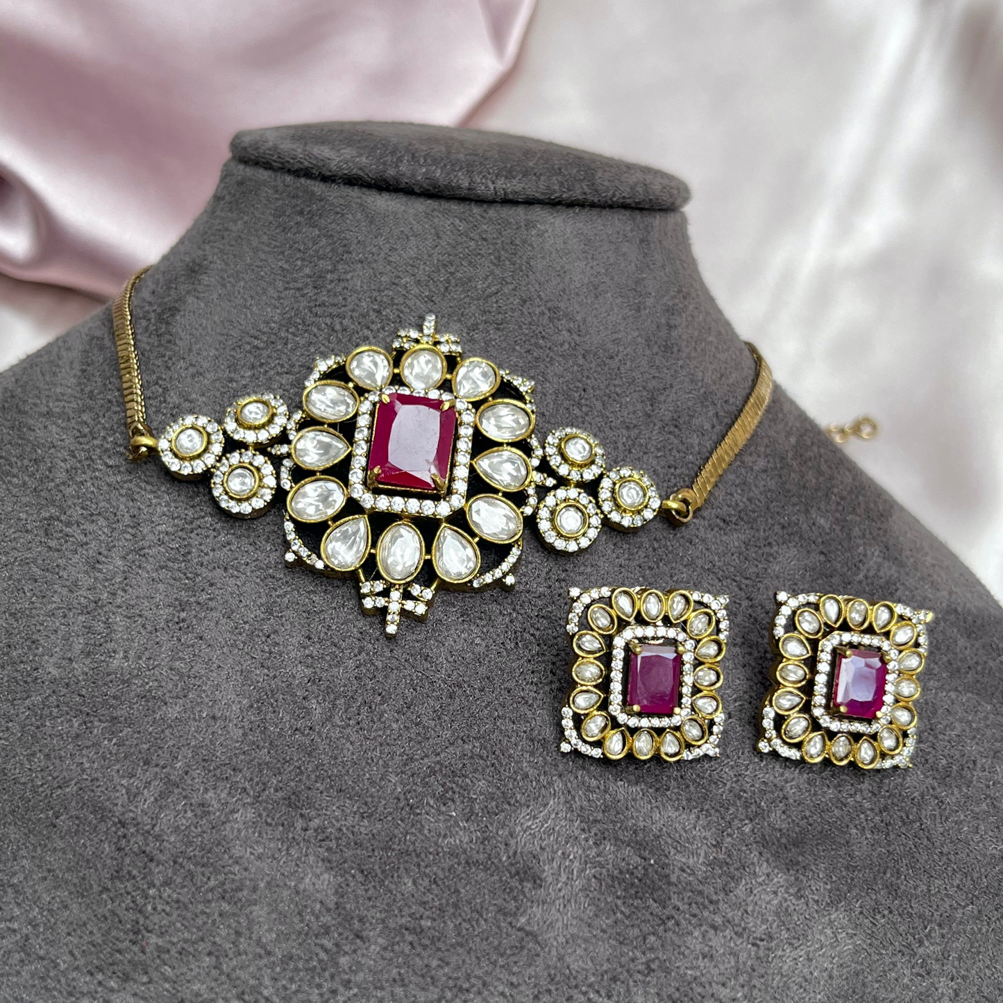 Choker Set