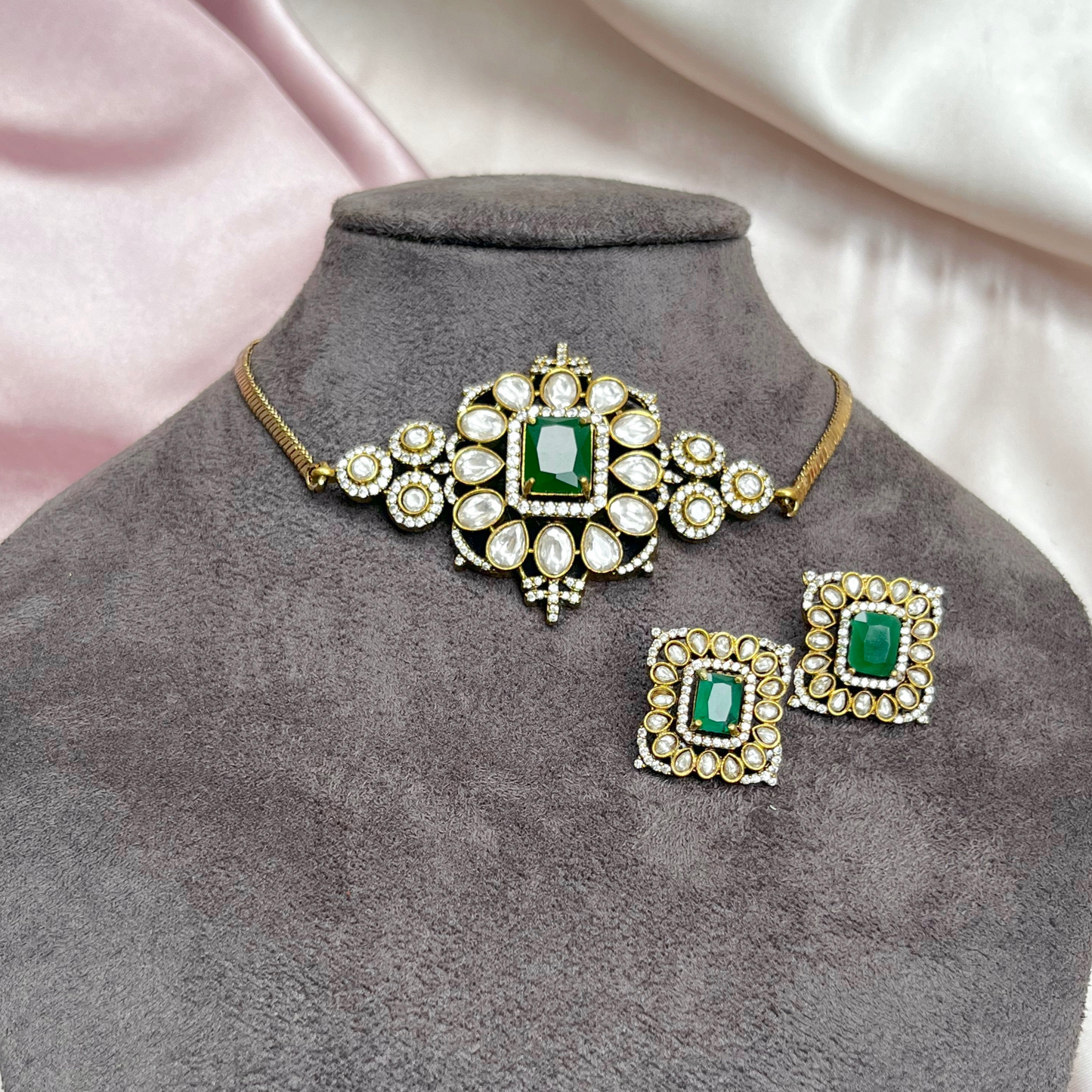 Choker Set