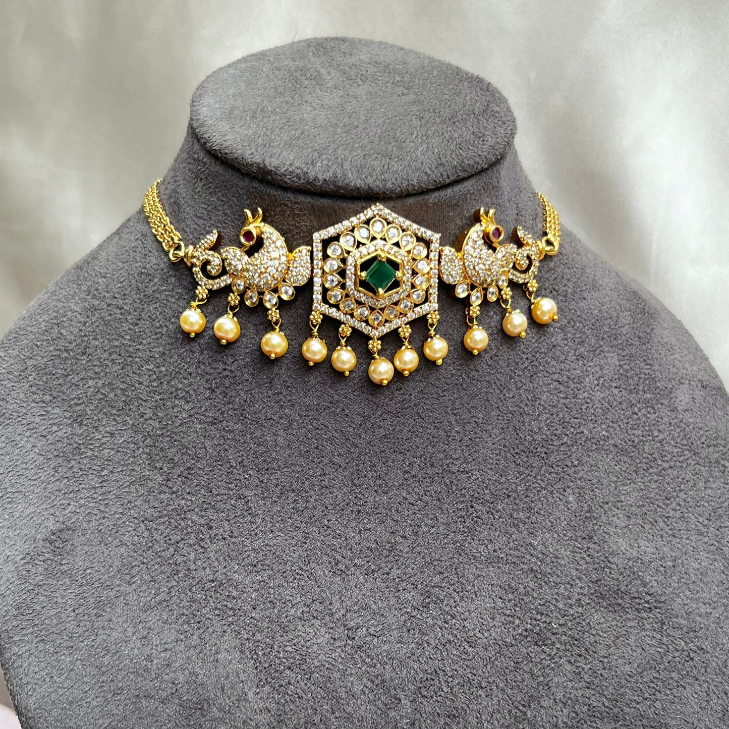 Hamsini Emerald Choker Set