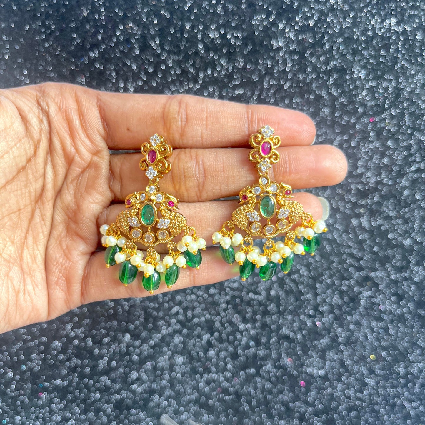  #onegram #bridaljewellery #onegramjewellery #destination #onlineshopping #onegramgold #accessories #jewellery #onegramgoldjewellery #nosepin #indianjewellery #rajwadijewellery #instagood #rajasthanijewellery #maharashtra #traditionaljewellery #instagram #mattjewellery #functionjewellery #maharastrainjewelery #bangles #kolhapurijewellery #partywearjewellery #mangalsutardesigns #insta #southjewellery #india #weddingjewellery #earrings #telangana