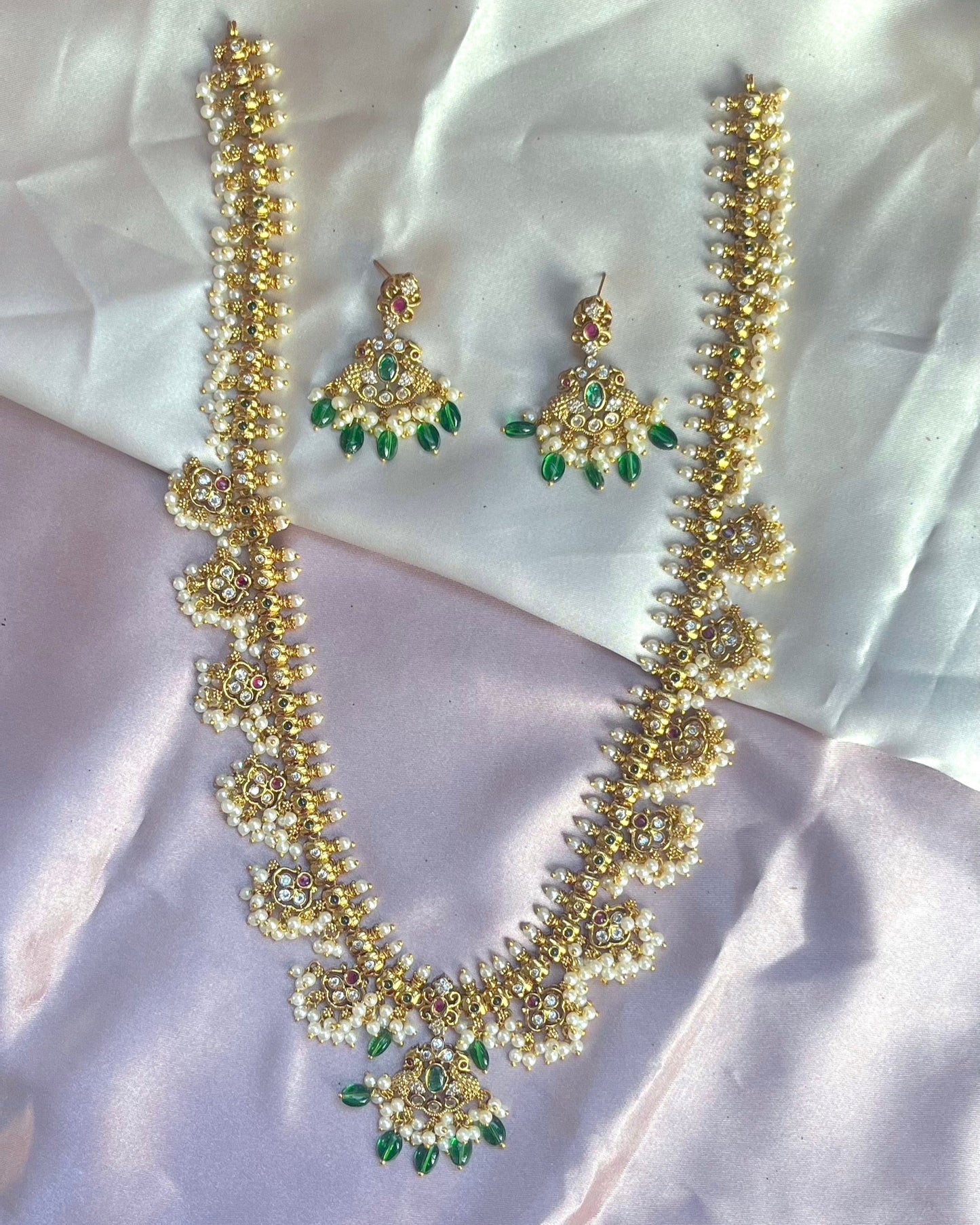  #onegram #bridaljewellery #onegramjewellery #destination #onlineshopping #onegramgold #accessories #jewellery #onegramgoldjewellery #nosepin #indianjewellery #rajwadijewellery #instagood #rajasthanijewellery #maharashtra #traditionaljewellery #instagram #mattjewellery #functionjewellery #maharastrainjewelery #bangles #kolhapurijewellery #partywearjewellery #mangalsutardesigns #insta #southjewellery #india #weddingjewellery #earrings #telangana