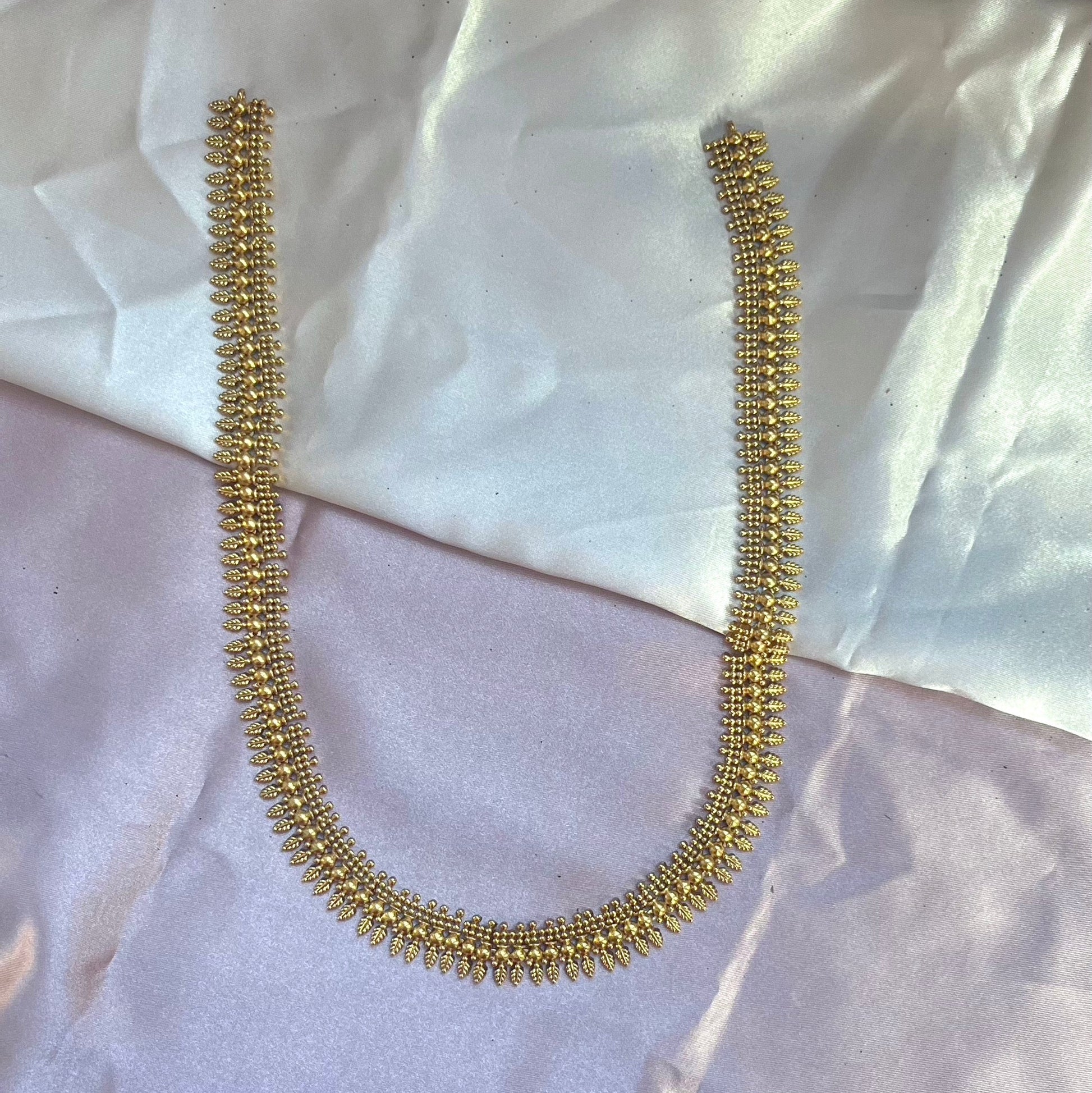  #onegram #bridaljewellery #onegramjewellery #destination #onlineshopping #onegramgold #accessories #jewellery #onegramgoldjewellery #nosepin #indianjewellery #rajwadijewellery #instagood #rajasthanijewellery #maharashtra #traditionaljewellery #instagram #mattjewellery #functionjewellery #maharastrainjewelery #bangles #kolhapurijewellery #partywearjewellery #mangalsutardesigns #insta #southjewellery #india #weddingjewellery #earrings #telangana