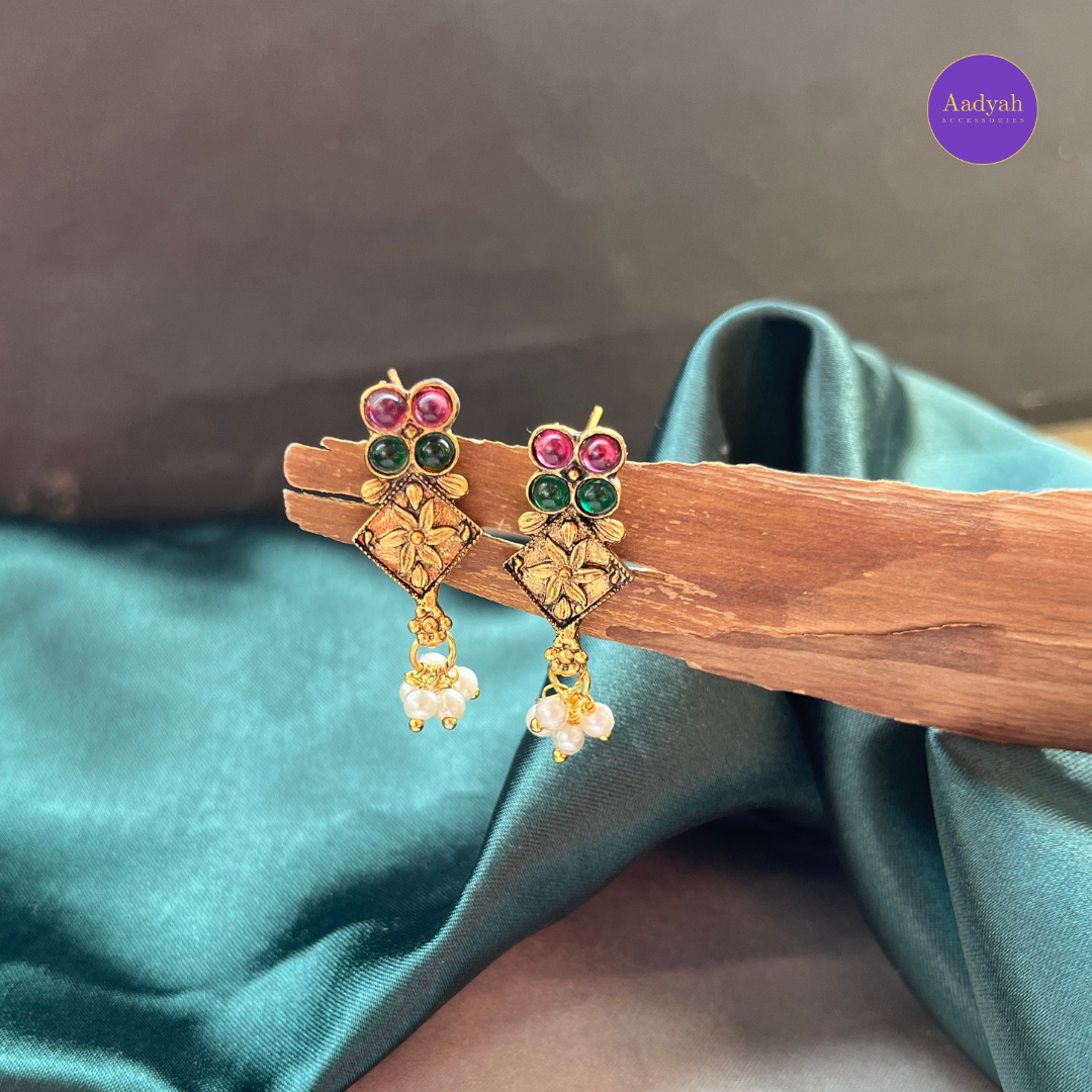 Nagas Pearl Necklace Set