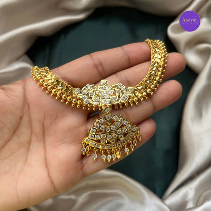 Pancholaham Short Necklace - White