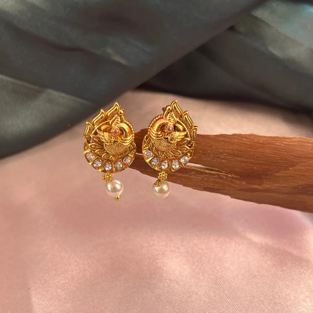 Peacock Stud - Gold