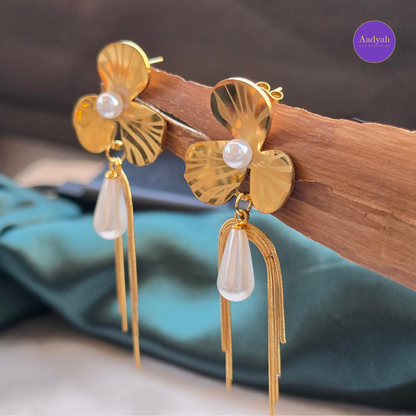 Pearl Floral Anti-Tarnish Earring - Gold