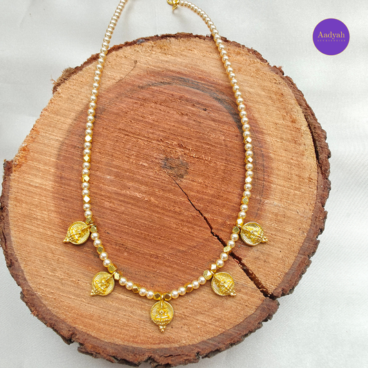 Pearl Kasu Short Necklace - Gold