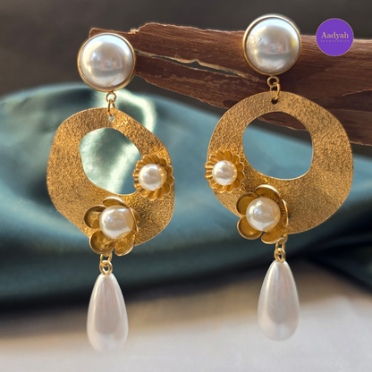 Pearl Floral Anti-Tarnish Earring - Gold