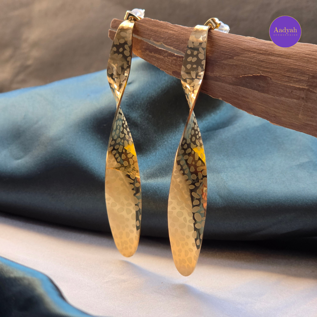 Twisted Anti-Tarnish Earring - Gold