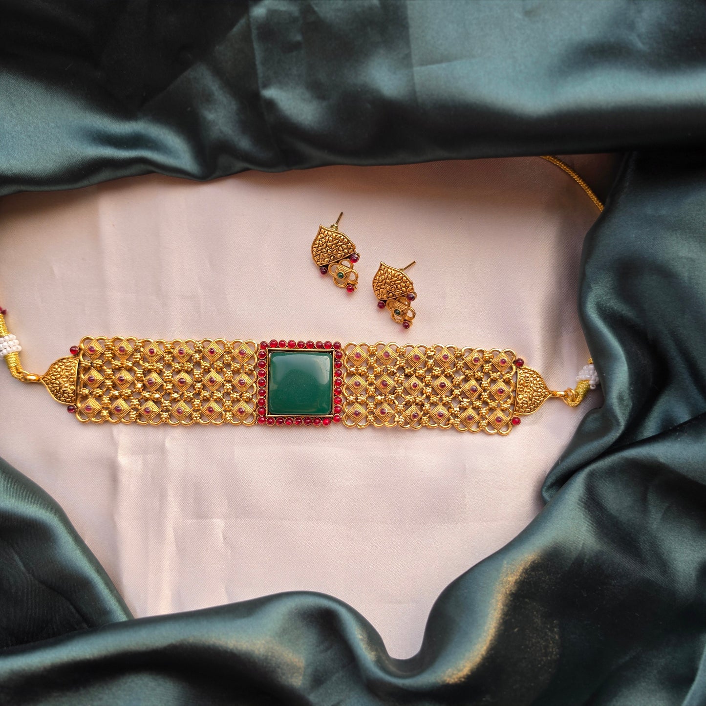 Green Stone Matt Choker Set