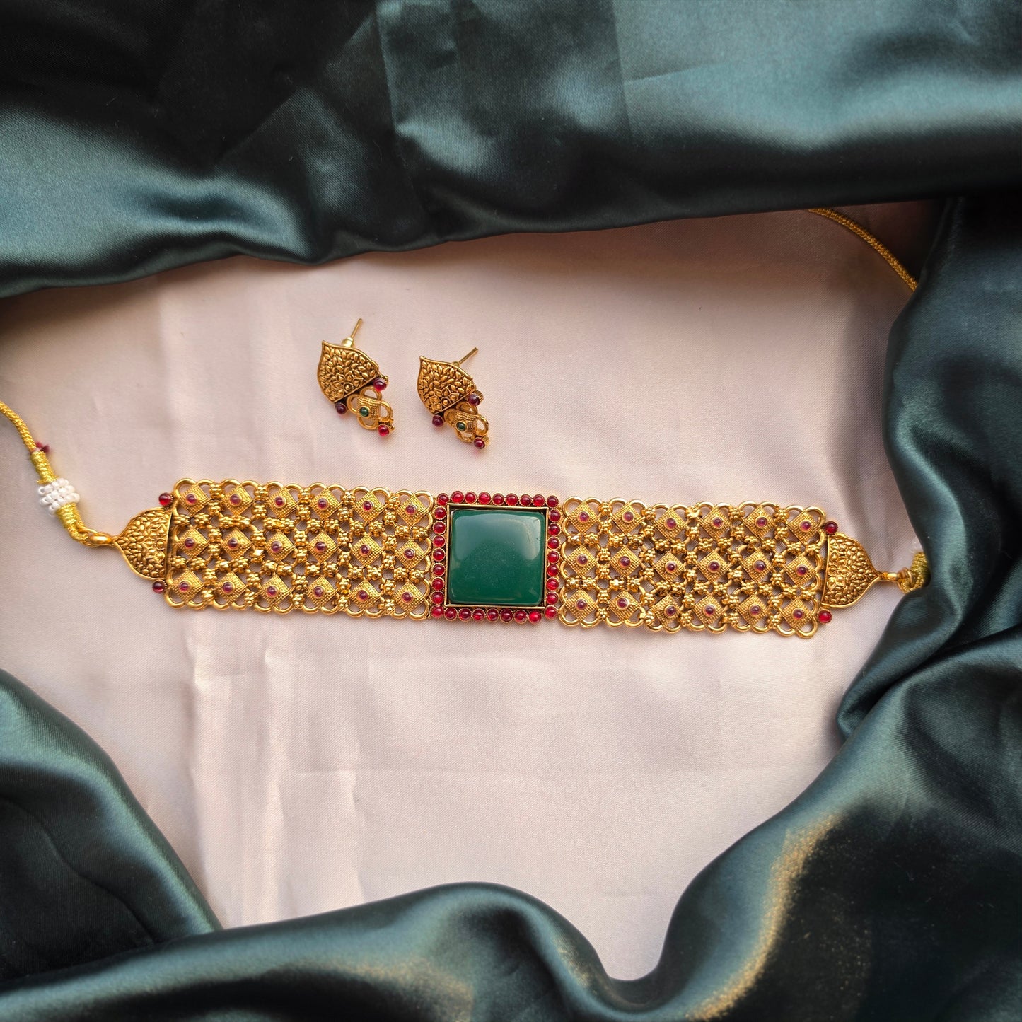Green Stone Matt Choker Set